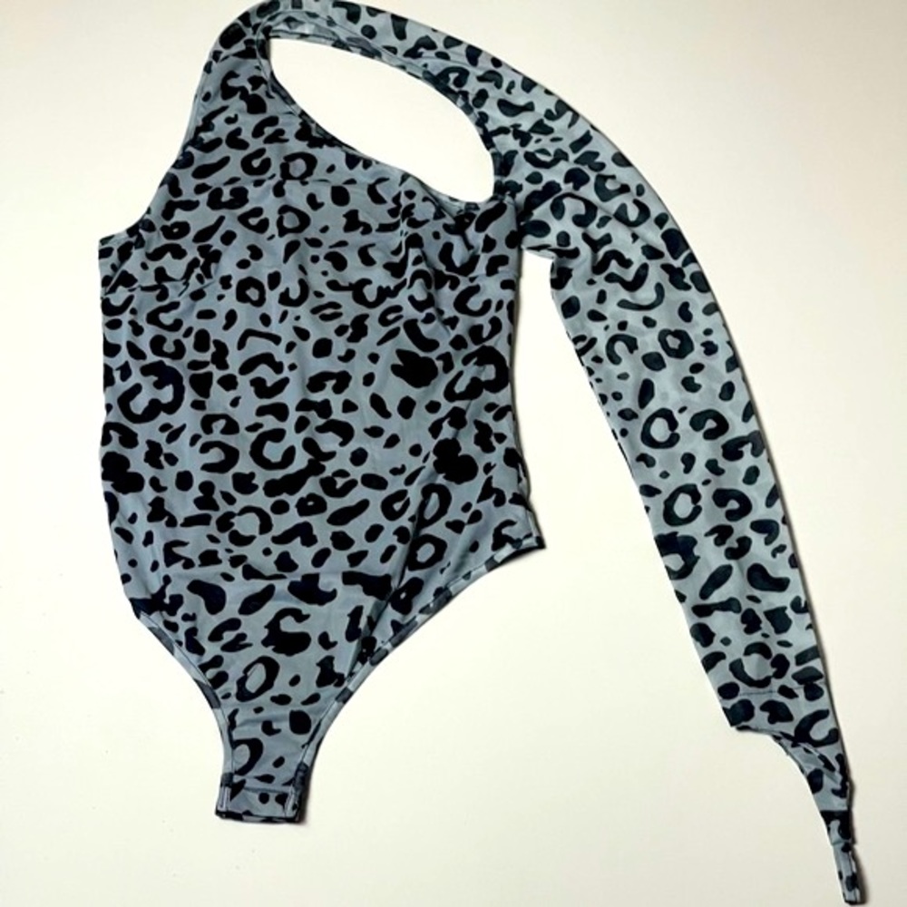 COPY - Naanaa gray and black long sleeve bodysuit size 6